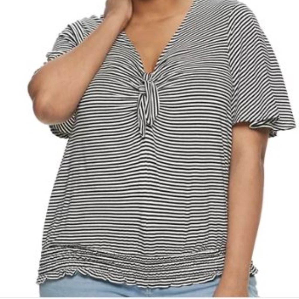 Juniors' Plus American Rag Tie Front Smocked Band Hem Top Size 1X